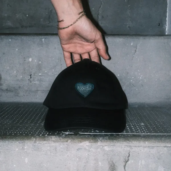 caps nardi coeur noir